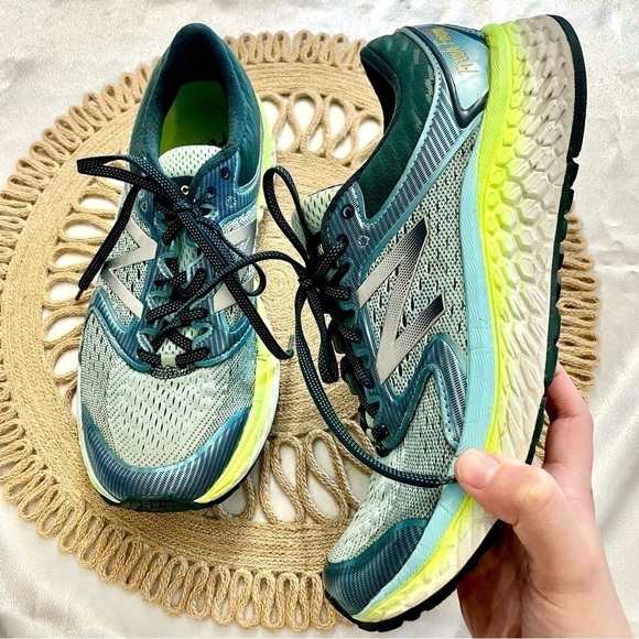 New Balance Fresh Foam 1080 Damen Women’s Sneakers W1080BY7 Size 10.5 - Picture 2 of 12